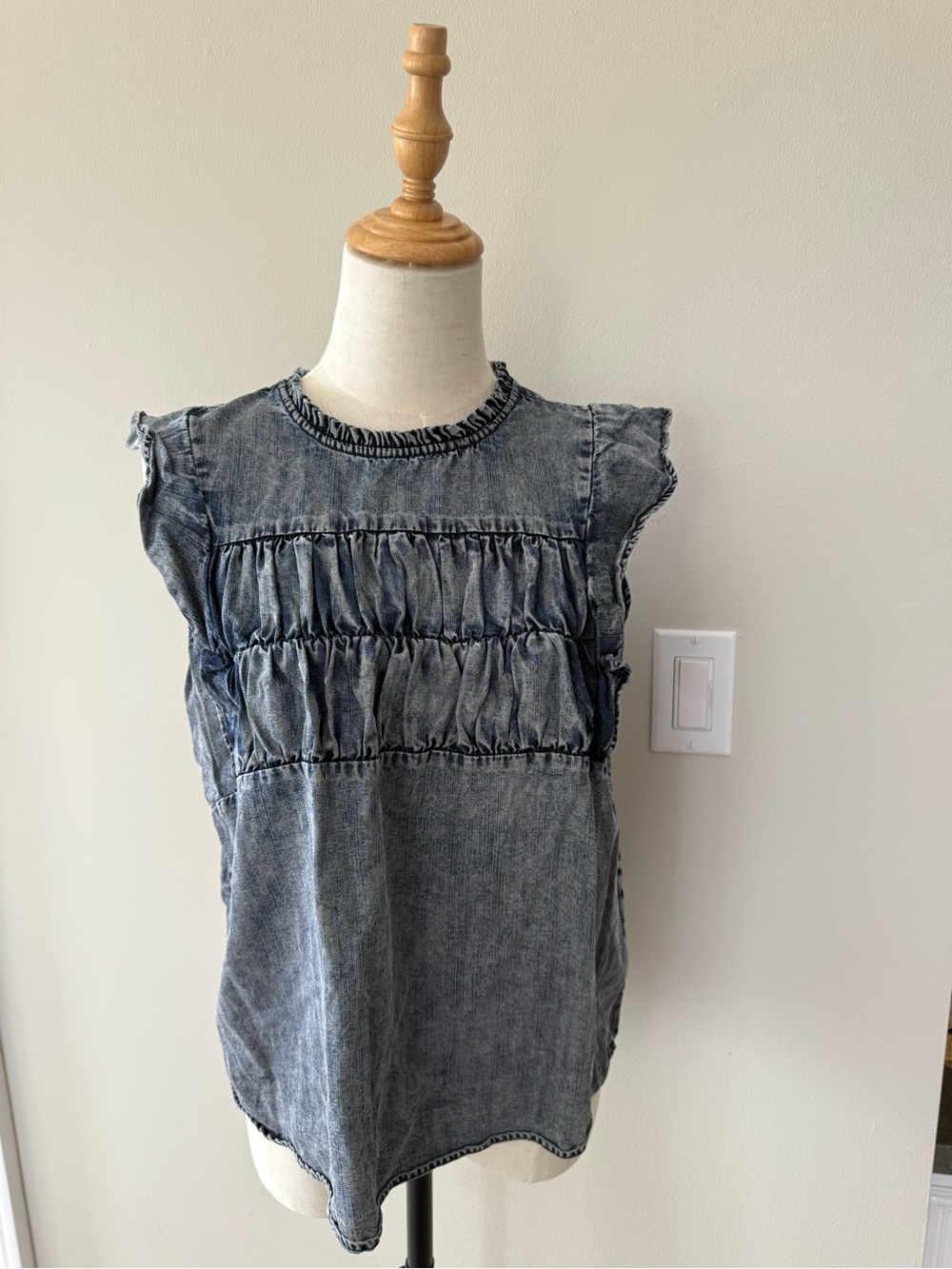 Rails “Denim” Ruffle Sleeve Top